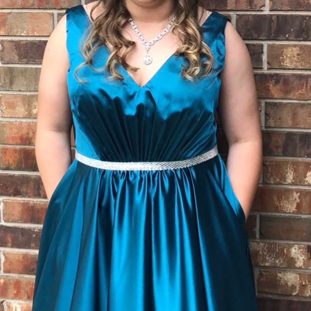 Temptations Formal Prom Dress Turquoise altered Down to size 16